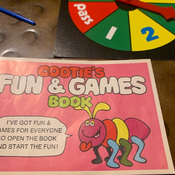 Game Vintage London Bridge is Falling Down Complete with box Cootie Co - Picture 6 of 13